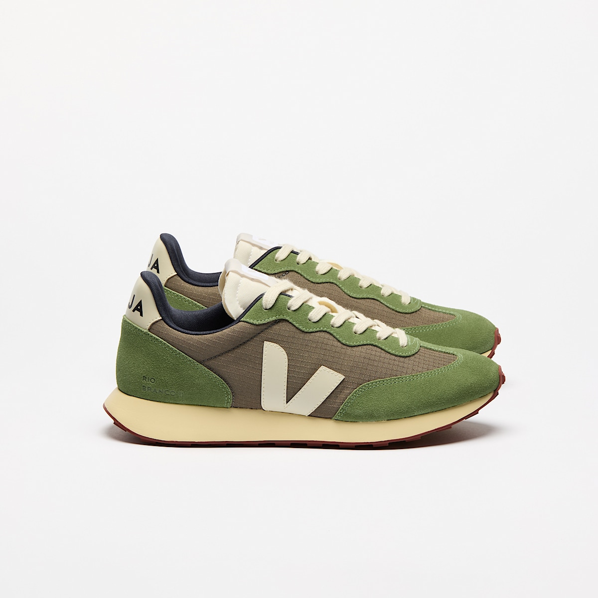 veja baskets rio-branco-ii ripstop vert RO1920755 Lateral view