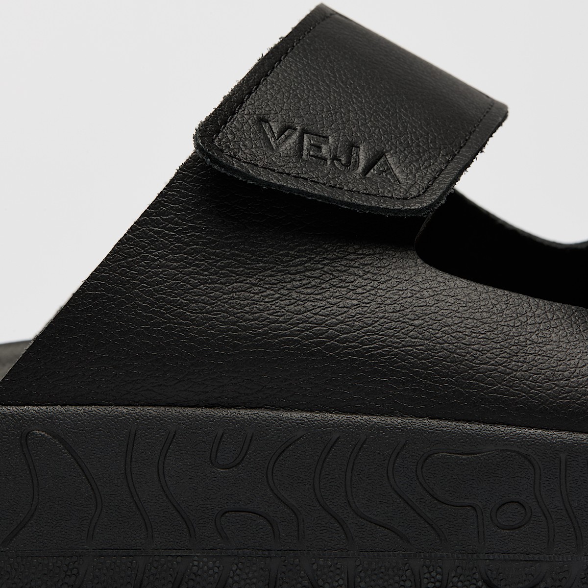veja sneakers etna organic-leather black SA2020754 Back view